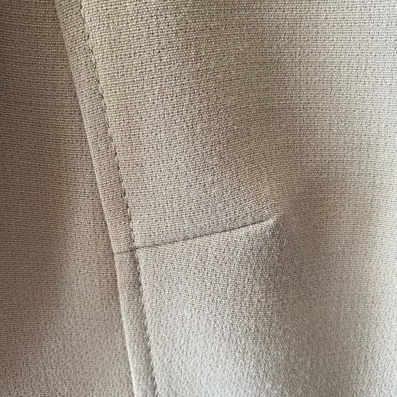 Tahari Blazer Jacket Sz 10 Fully Lined Darting Oversized Buttons - Picture 10 of 12